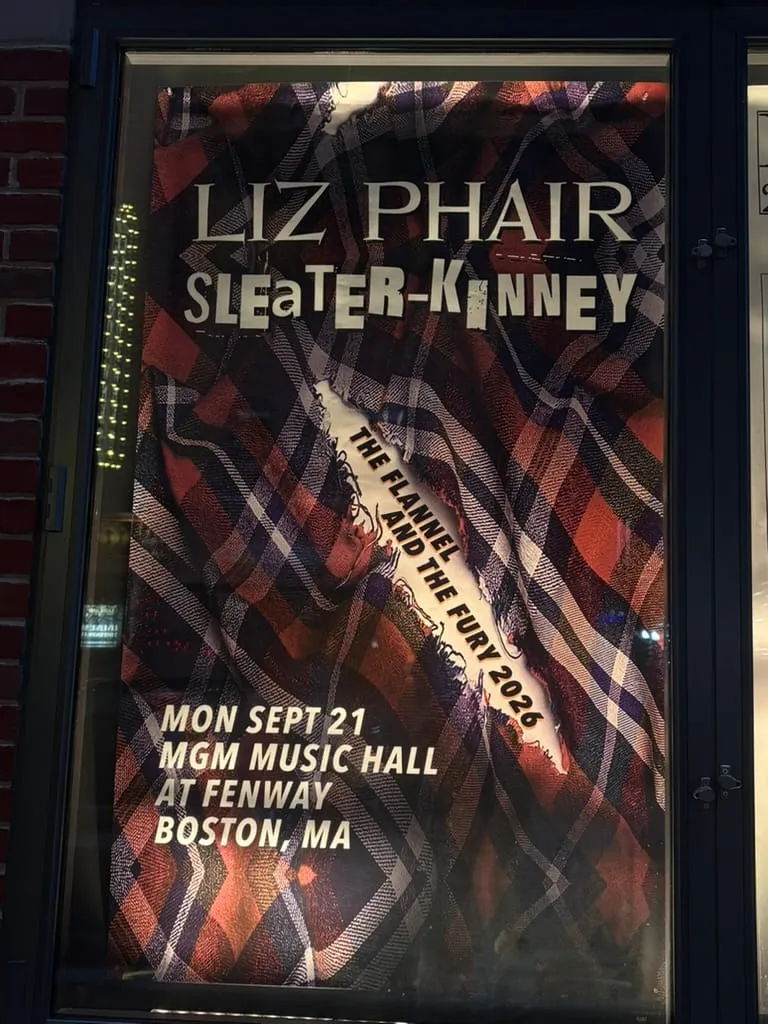 Sleater-Kinney and Liz Phair Close Out Their Tour With Flannel (Metaphorical) and Fury (Real)