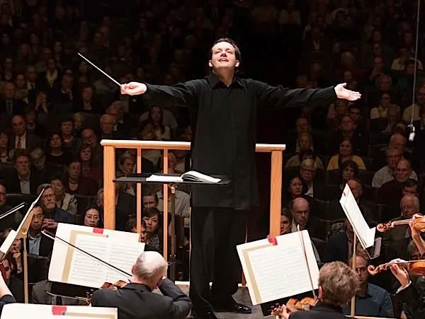 Nelsons, BSO: Artistic Synchrony in Mahler 5