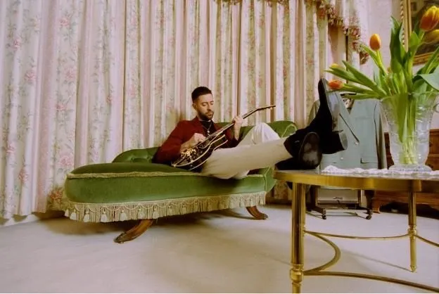 Bruno Major: A Musical Canvas