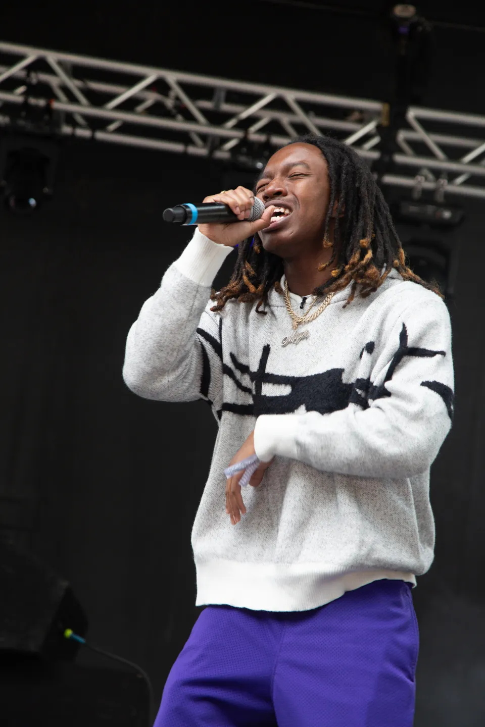 MAVI Is Looking for True Love