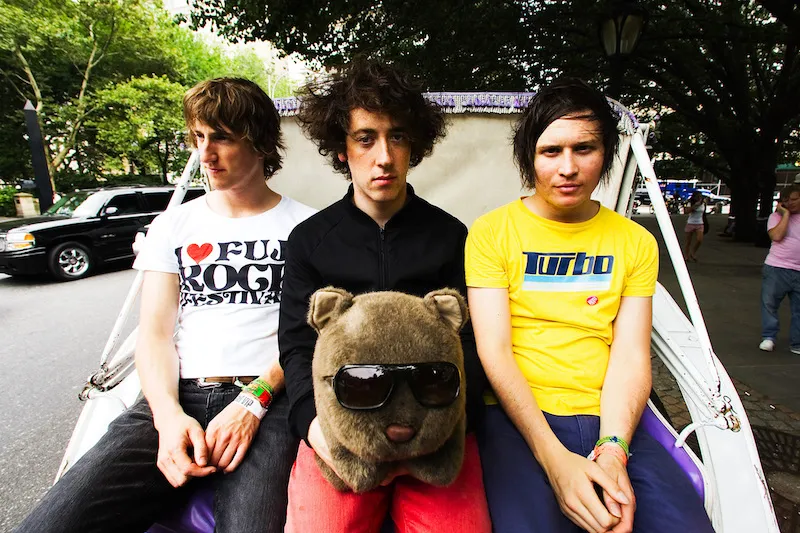 The Wombats Hilarious Interview ~ Inside the Dogg House (Video)